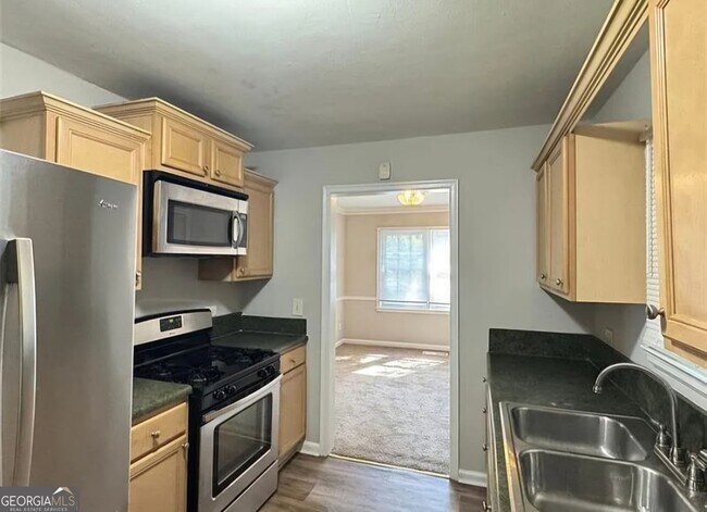 Building Photo - 1589 Pinehurst Dr SW