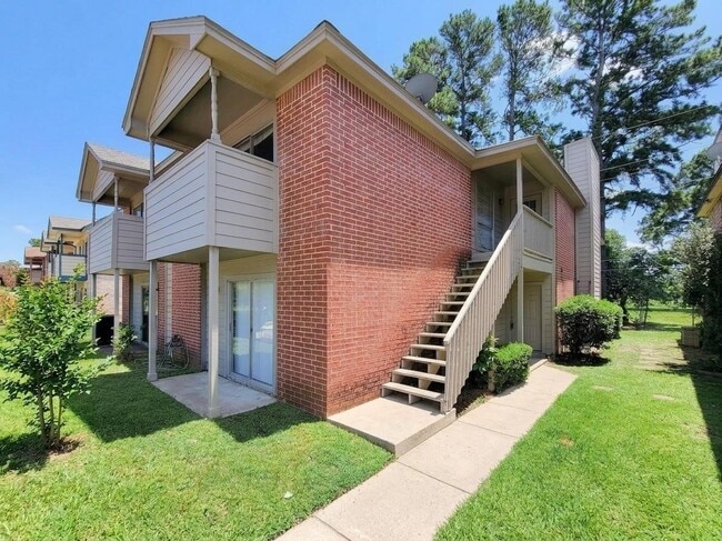 Building Photo - 13611 Ravensway Dr