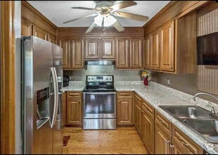 Building Photo - 100 Pear Tree Cir