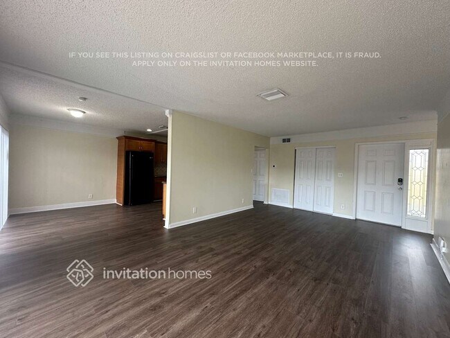 Foto del edificio - 3300 NW 96th Ave