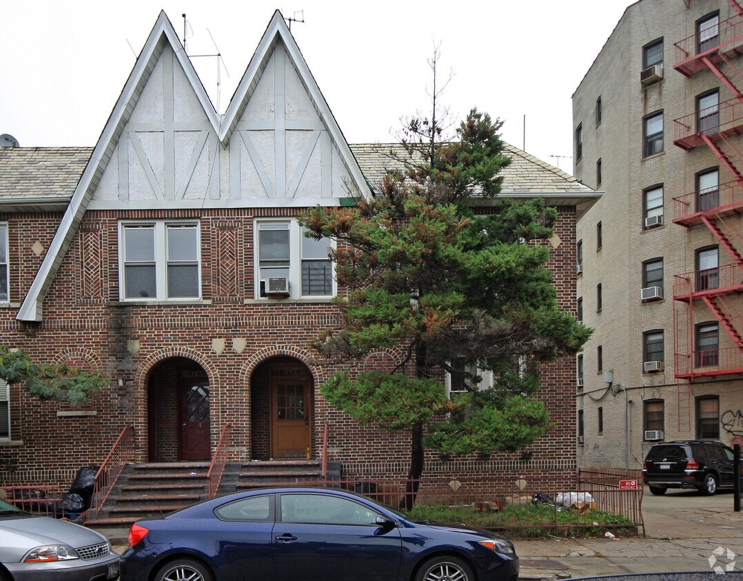 Building Photo - 1257 E 18th St