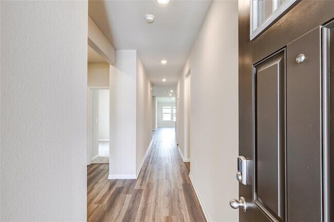Foto del edificio - 4905 Hazelnut Ln