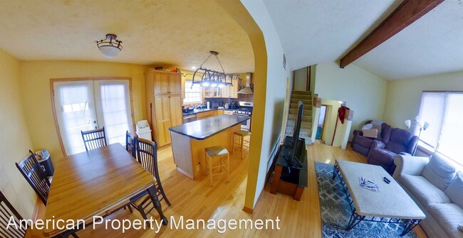 Building Photo - 4 br, 3 bath House - 1501 University Dr