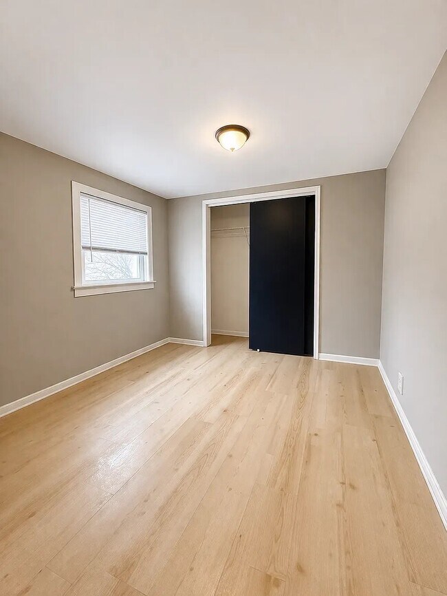 Foto del edificio - 8801 W Adler St