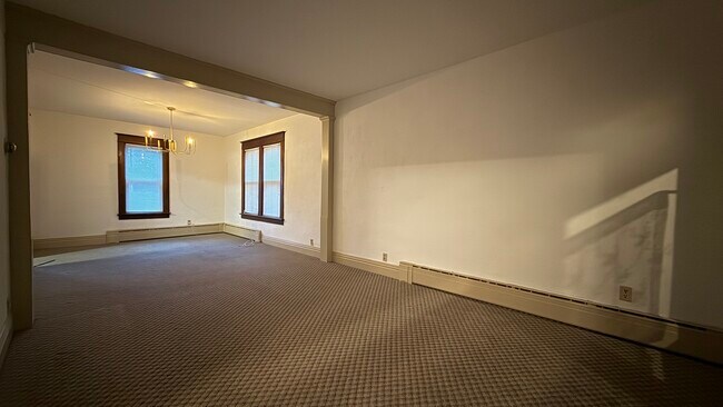 Foto del edificio - 250 Ideal St