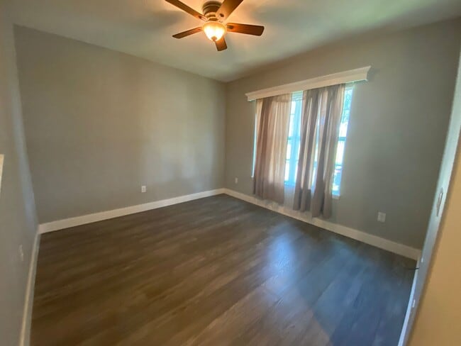 Building Photo - 3 Bedroom 2.5 Bath Townhouse in Harmony fo...