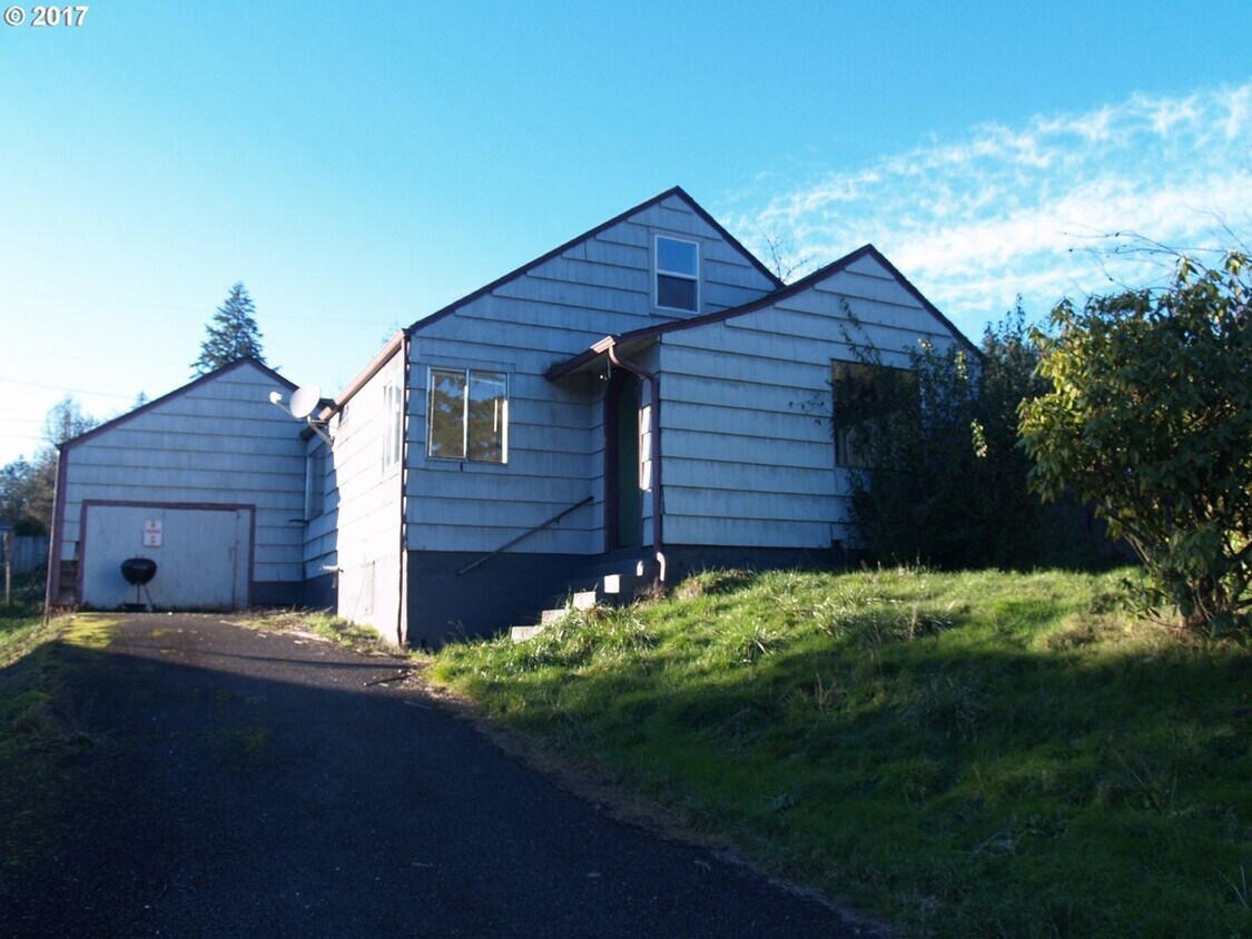Primary Photo - 4 Bedroom 1 Bath House
