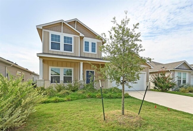 Building Photo - 215 Desperado Dr