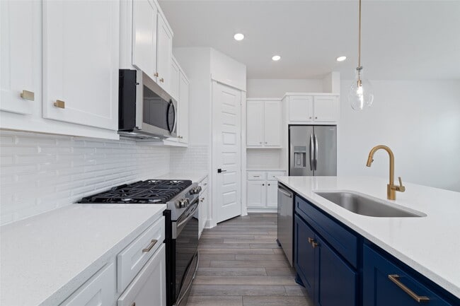 Building Photo - 10974 Swang Link Dr