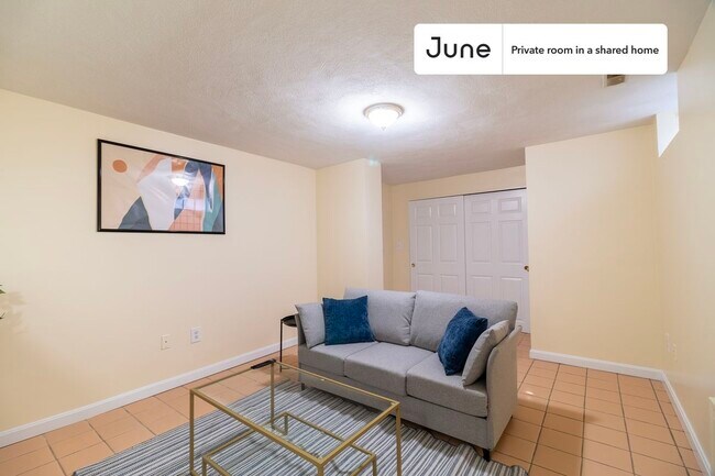 Foto del edificio - Room in Shared 3 bed/2 bath home in East Boston