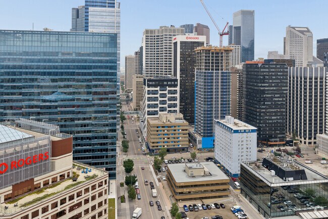 Photo du bâtiment - Eau Claire Residences