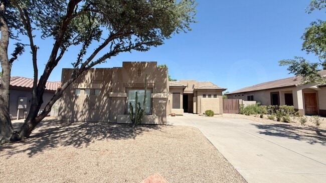 Building Photo - 2536 E Remington Pl