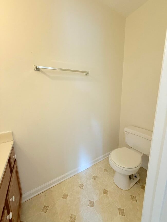 Building Photo - 205 Shamrock Ln