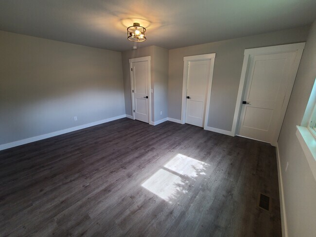 Building Photo - 202 Danawood Dr
