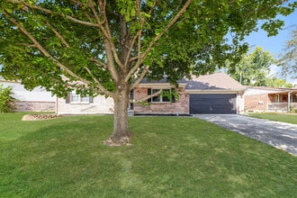 Building Photo - 6841 Castlebrook Dr