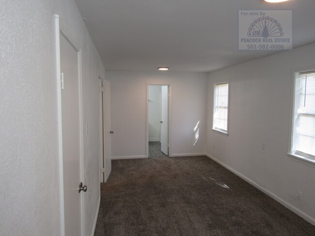 Foto del edificio - 3720 Burks Ave