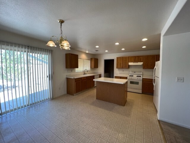 Building Photo - 5094 Kiva Ct.