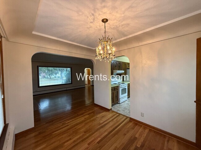 Building Photo - South Hill Charming corner lot 3 bed 2 bath in quiet neighborhood