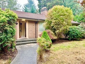 Building Photo - 10340 Fischer Pl NE