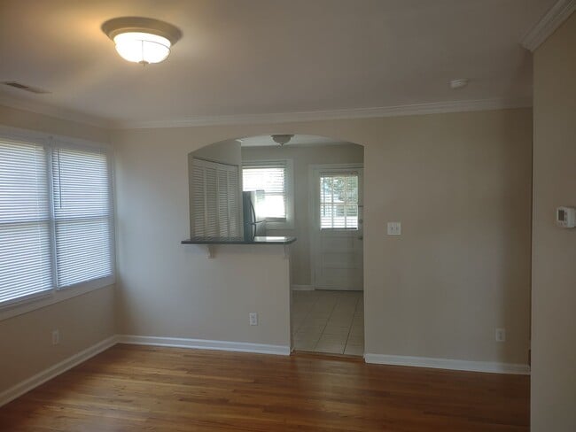 Building Photo - 2 Bedroom 1 Bath Condo in the Cottages of ...