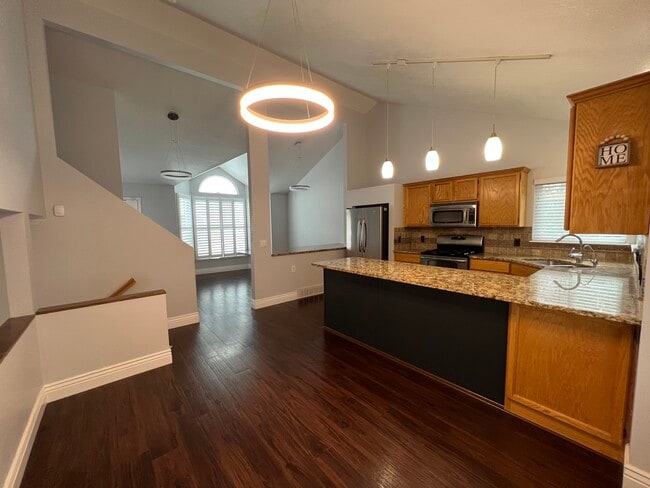 Kitchen - 5577 S Walden Glen Dr