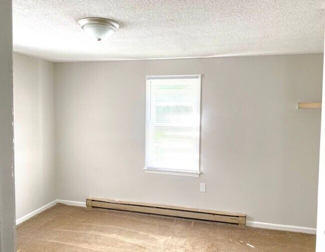 Building Photo - 1 Bed / 1 Bath Apartment/Home Near Cherryd...