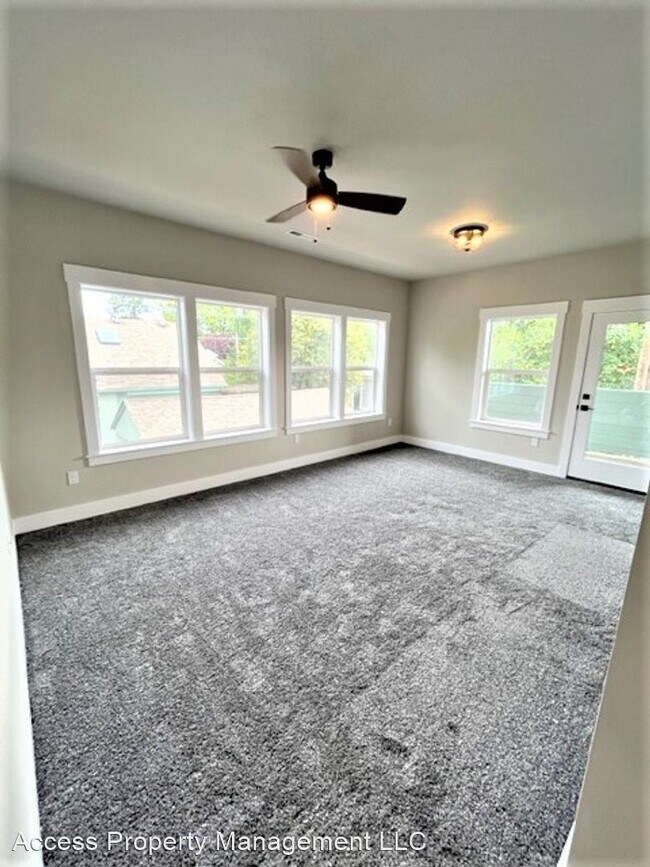 Building Photo - 3 br, 2.5 bath House - 310 S River