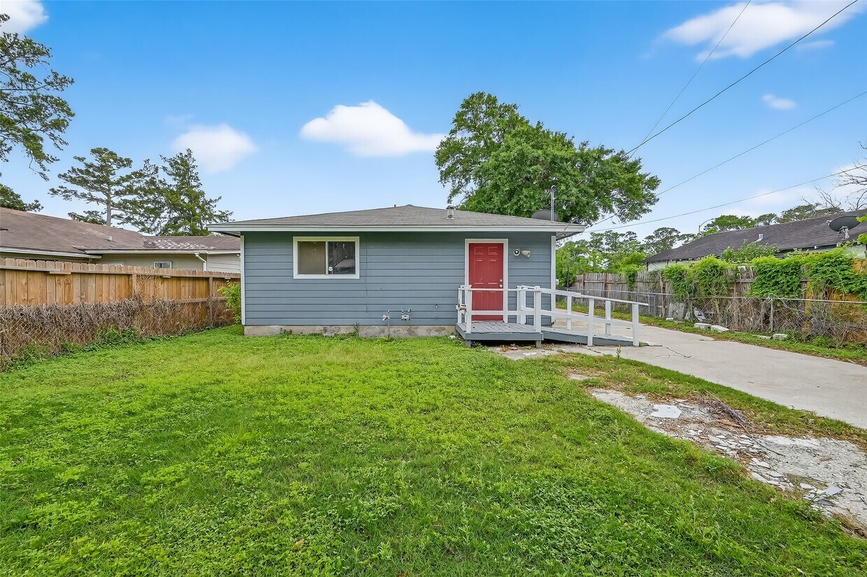 Foto del edificio - 2446 Mayview Dr