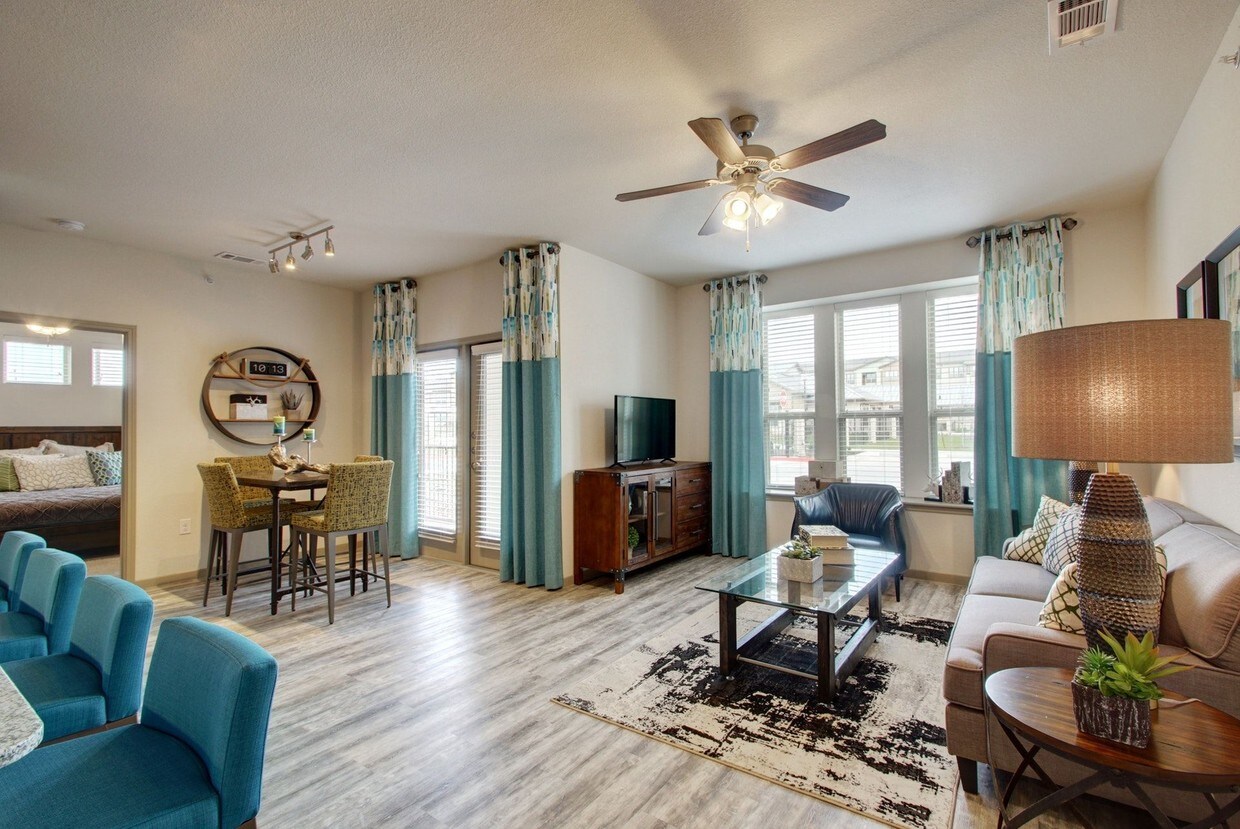 Enclave Falcon Pointe Apartments in Pflugerville, TX