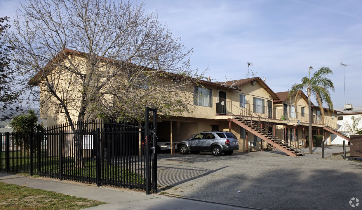 Primary Photo - 25225 Pacific St