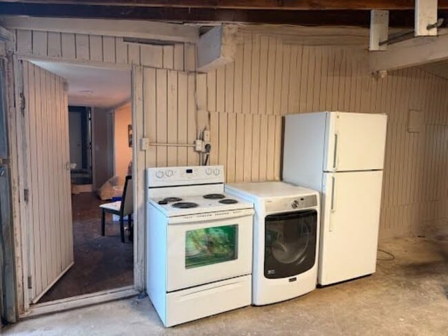 Building Photo - 15395 Lake Arthur Rd