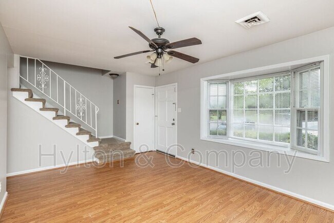 Building Photo - 218 Newstead Dr