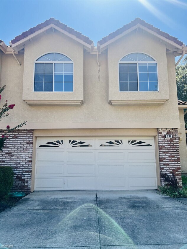 Primary Photo - 3 br, 2.5 bath House - 330 Bellflower Drive