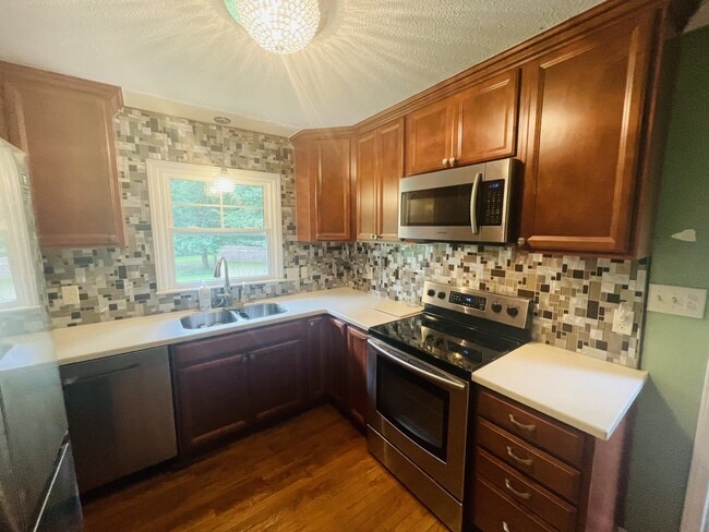Building Photo - 5301 Yardley Terrace
