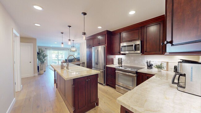 Foto del edificio - Great Location | Fully Furnished | Pool