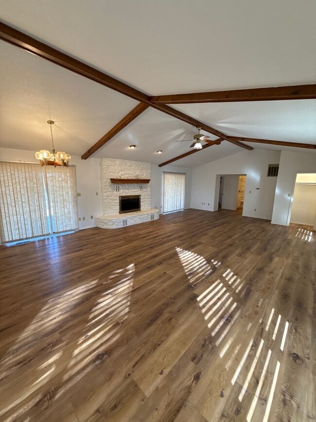 Foto del edificio - 185 Ridgeview Ln