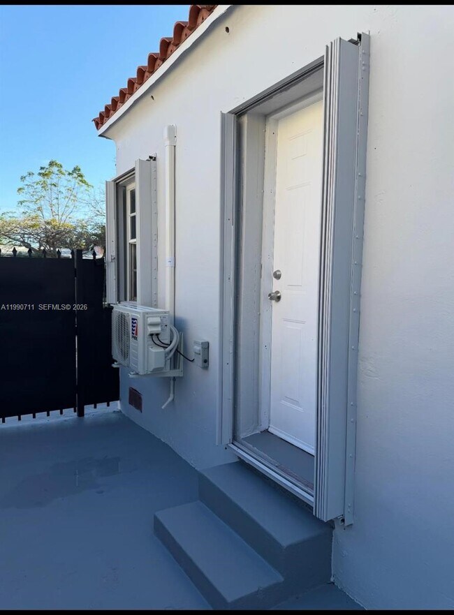 Foto del edificio - 1765 SW 21st St