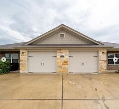 Building Photo - 511 Kacie Dr
