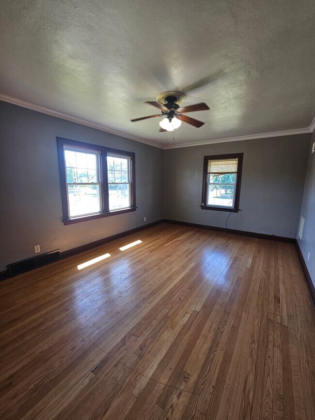Foto del edificio - 2612 N Harrison St