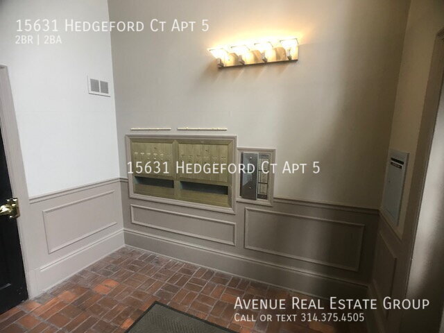 Foto del edificio - 15631 Hedgeford Ct