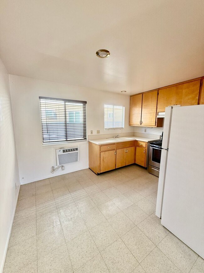 Foto del edificio - 287 E Elm St