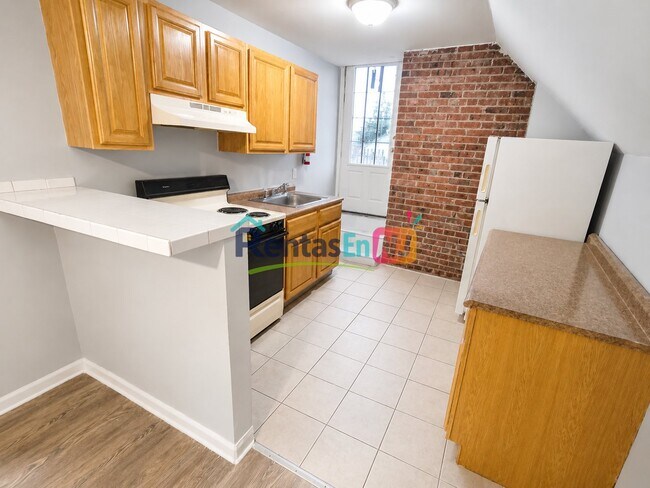 Foto del edificio - 214 Littleton Ave