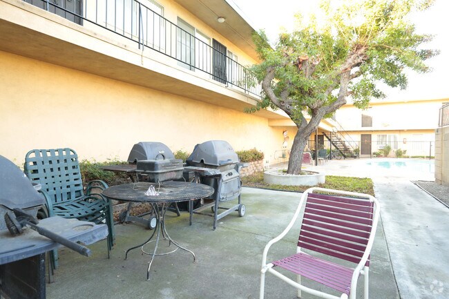 9662 de bochas Rd - 9662 Ball Rd