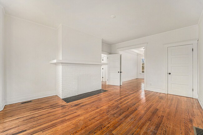 Building Photo - 7407 Dunedin St