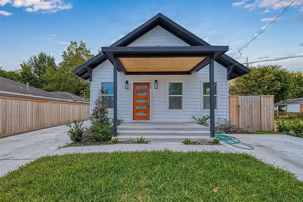 Primary Photo - 3820 Tuam St