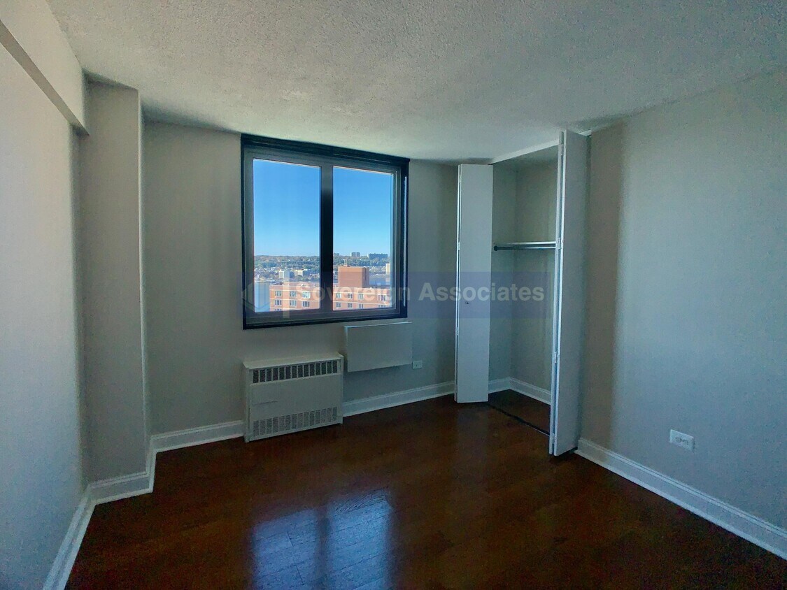Foto del edificio - 3333 Broadway