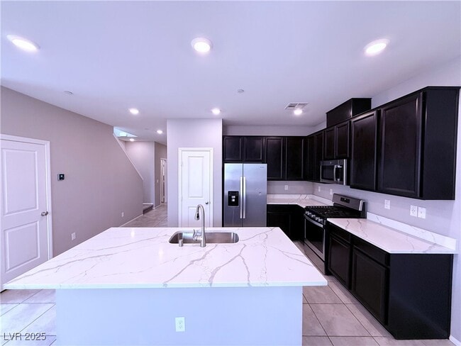Building Photo - 5322 Lazy Breeze Ave