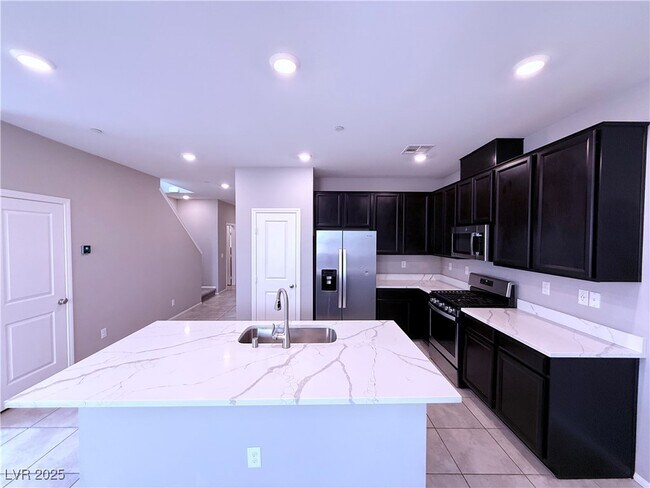 Foto del edificio - 5322 Lazy Breeze Ave