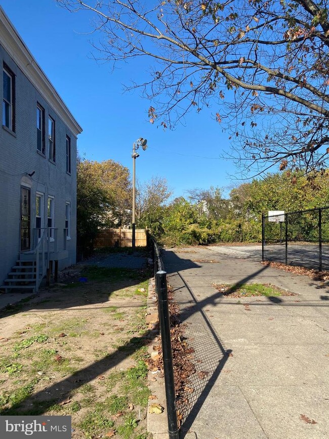 Building Photo - 5143 Westminster Ave