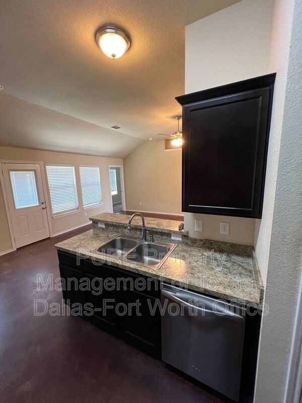 Foto del edificio - 7105 Treaty Oaks Blvd